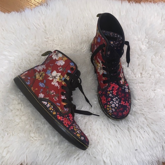 Dr. Martens Shoes - Dr Martens Shoreditch Floral Boots canvas